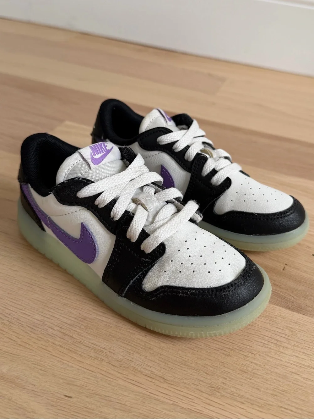 9c Kids Air Jordan 1 Retro Low OG Black Raspberry - LIKE NEW (Retails $65)